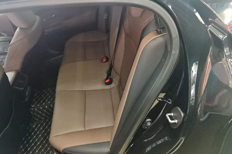 Used Lexus ES 2025 200 Premium Edition Left Rear Seat