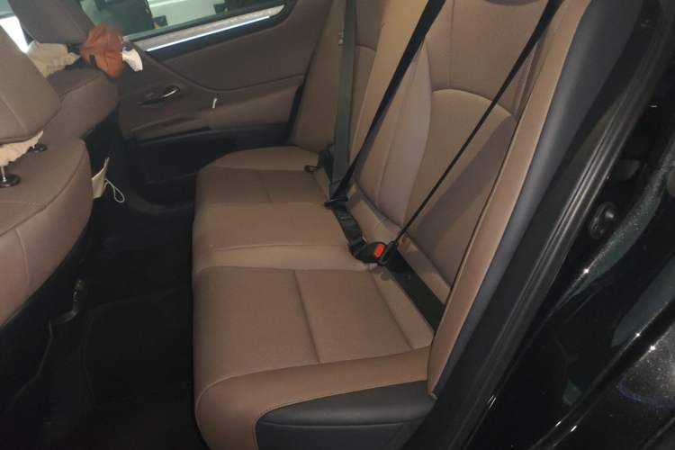 Used Lexus ES 2025 200 Premium Edition Left Rear Seat