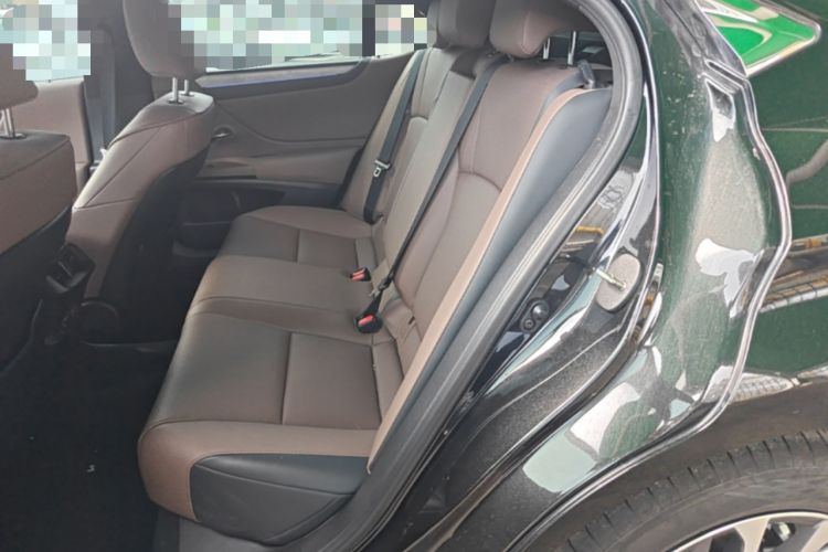 Used Lexus ES 2025 200 Premium Edition Left Rear Seat