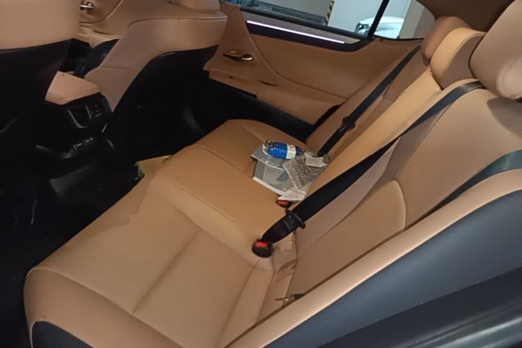 Used Lexus ES 2025 200 Premium Edition Left Rear Seat