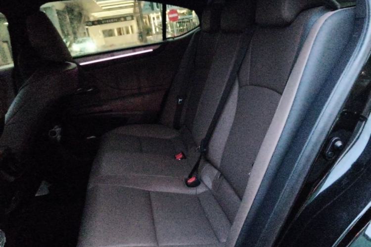 Used Lexus ES 2025 200 Premium Edition Left Rear Seat