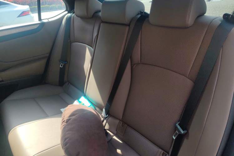 Used Lexus ES 2025 200 Premium Edition Left Rear Seat