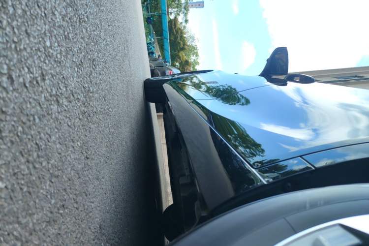 Used Lexus ES 2025 200 Premium Edition Left Side Sill