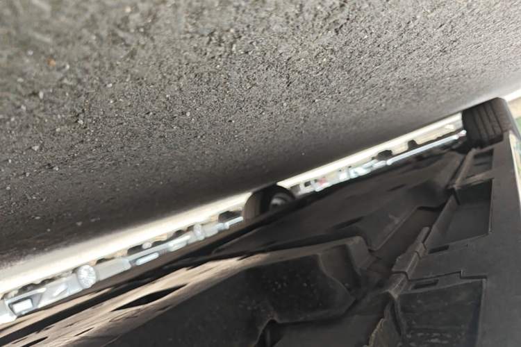 Used Lexus ES 2025 200 Premium Edition Left Side Sill