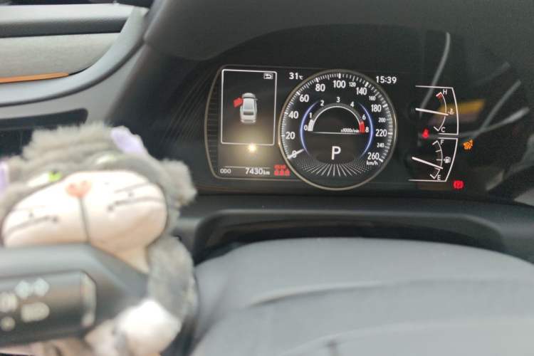 Used Lexus ES 2025 200 Premium Edition Odometer Close Up