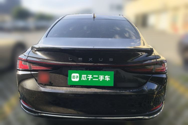 Used Lexus ES 2025 300h Deluxe Edition Rear