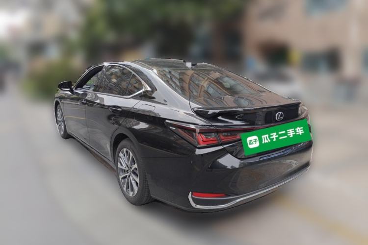Used Lexus ES 2025 200 Premium Edition Rear Left 45 Deg
