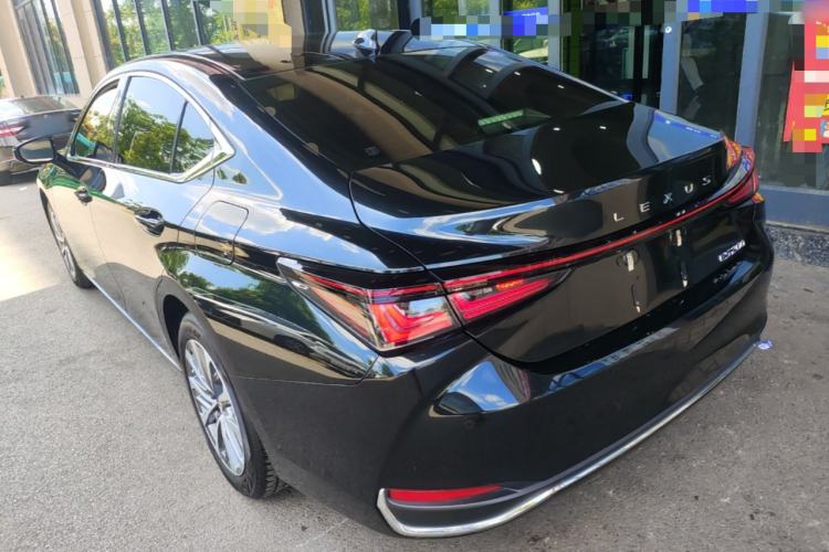 Used Lexus ES 2025 200 Premium Edition Rear Left 45 Deg