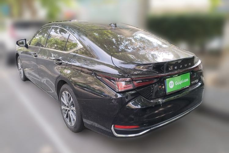 Used Lexus ES 2025 200 Premium Edition Rear Left 45 Deg