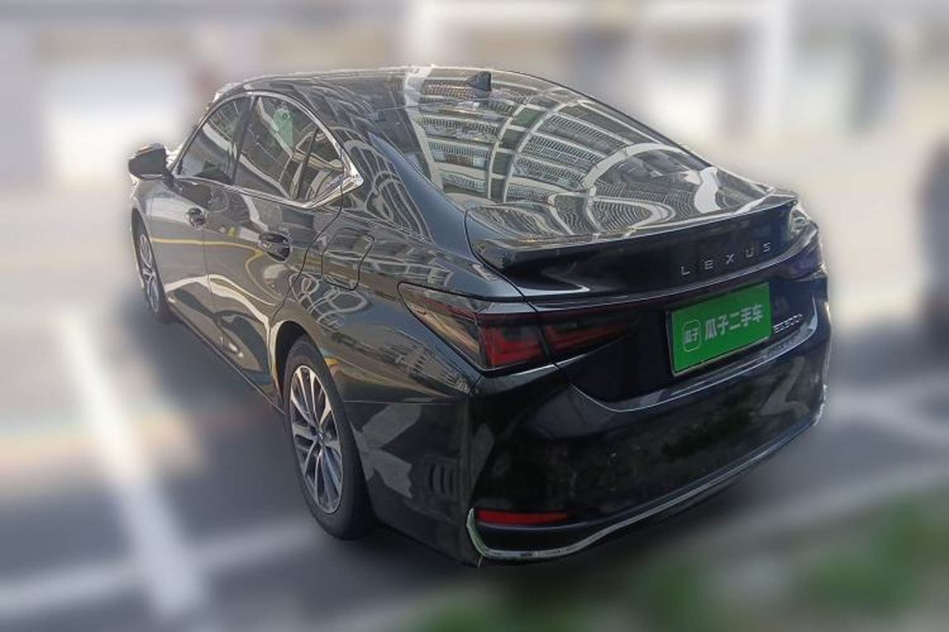 Used Lexus ES 2025 300h Deluxe Edition Rear Left 45 Deg
