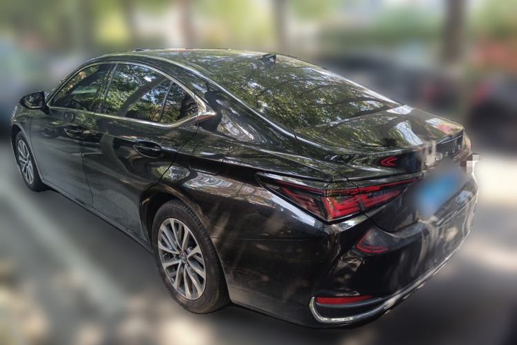 Used Lexus ES 2025 200 Premium Edition Rear Left 45 Deg