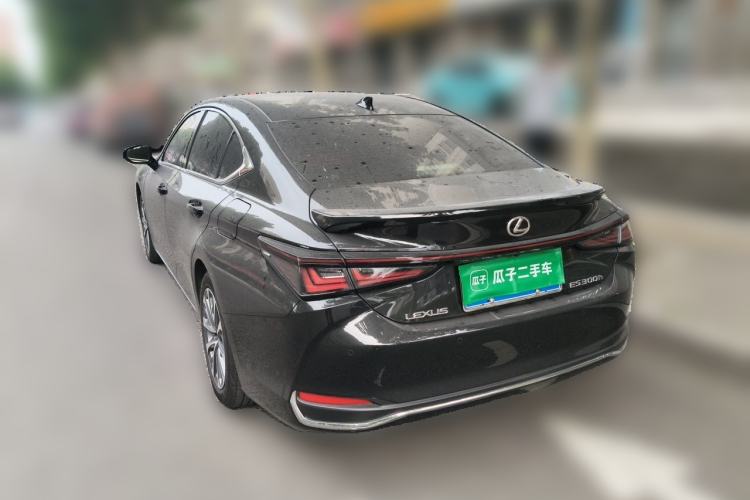 Used Lexus ES 2025 200 Premium Edition Rear Left 45 Deg