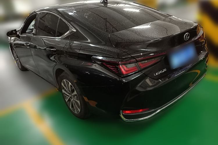 Used Lexus ES 2025 200 Premium Edition Rear Left 45 Deg