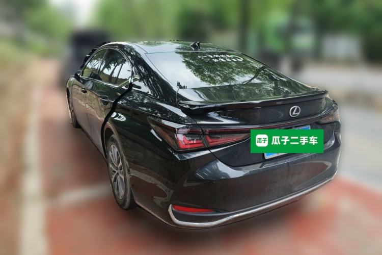 Used Lexus ES 2025 200 Premium Edition Rear Left 45 Deg