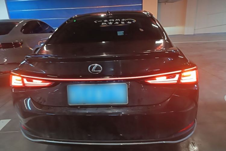 Used Lexus ES 2025 200 Premium Edition Rear