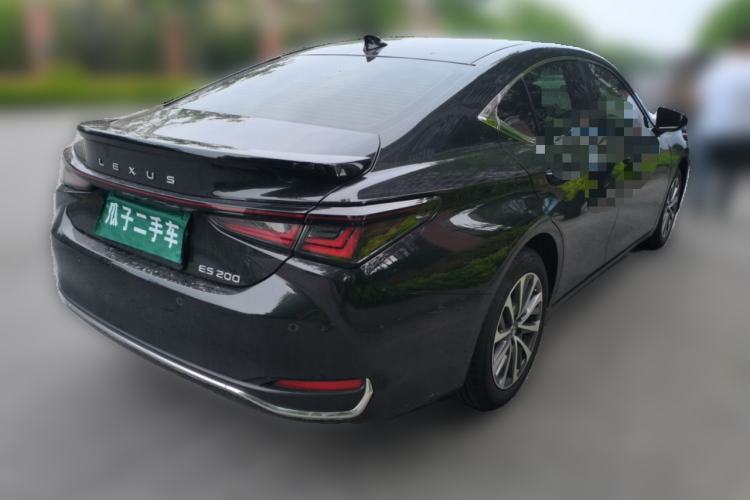 Used Lexus ES 2025 200 Premium Edition Rear Right 45 Deg