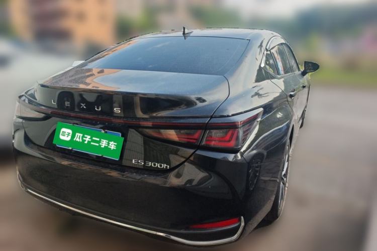 Used Lexus ES 2025 200 Premium Edition Rear Right 45 Deg
