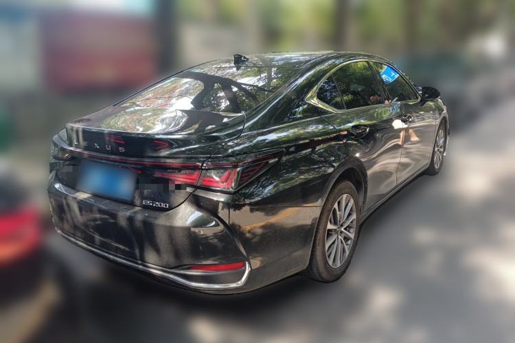 Used Lexus ES 2025 200 Premium Edition Rear Right 45 Deg
