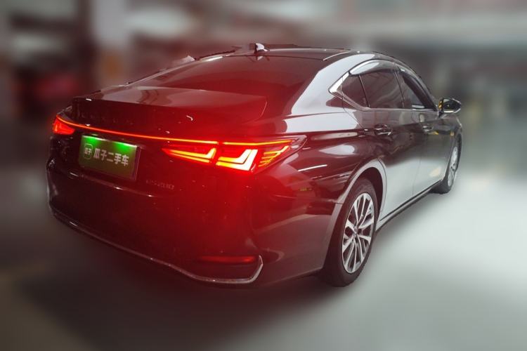 Used Lexus ES 2025 200 Premium Edition Rear Right 45 Deg