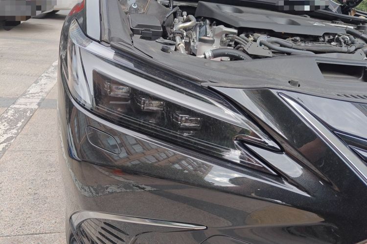 Used Lexus ES 2025 200 Premium Edition Right Front Headlight