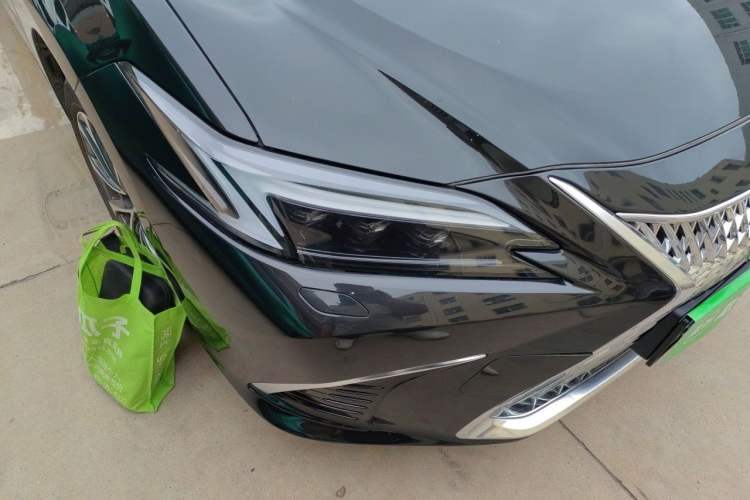 Used Lexus ES 2025 200 Premium Edition Right Front Headlight