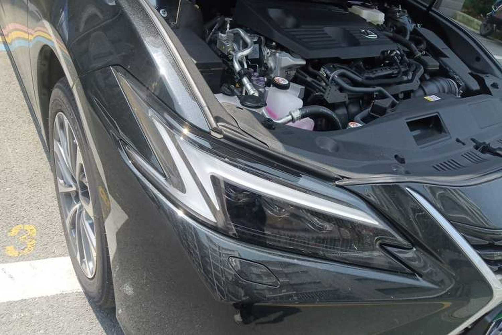 Used Lexus ES 2025 300h Deluxe Edition Right Front Headlight
