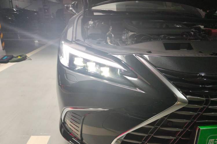 Used Lexus ES 2025 200 Premium Edition Right Front Headlight