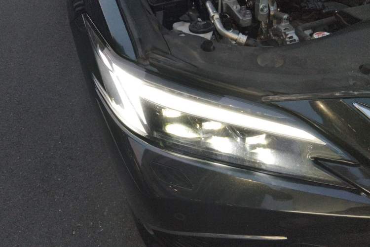 Used Lexus ES 2025 200 Premium Edition Right Front Headlight
