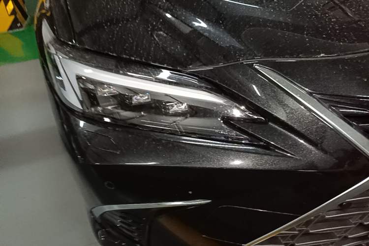 Used Lexus ES 2025 200 Premium Edition Right Front Headlight