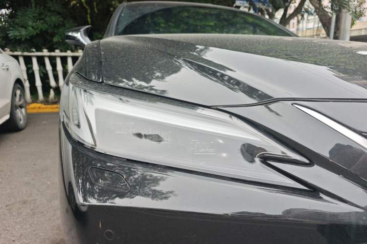 Used Lexus ES 2025 200 Premium Edition Right Front Headlight