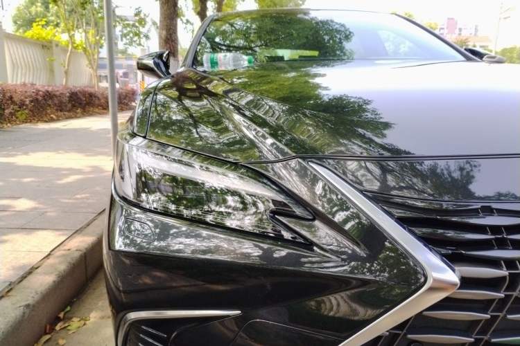 Used Lexus ES 2025 200 Premium Edition Right Front Headlight