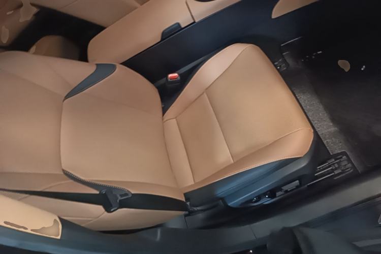 Used Lexus ES 2025 200 Premium Edition Right Front Seat