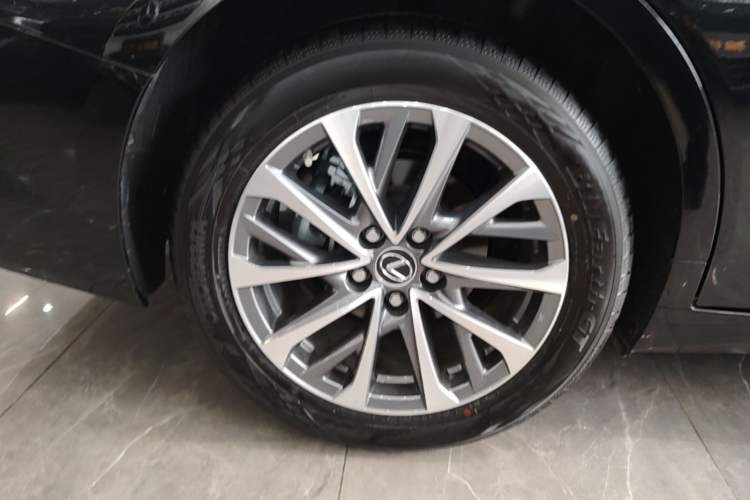 Used Lexus ES 2025 200 Premium Edition Right Rear Wheel Hub