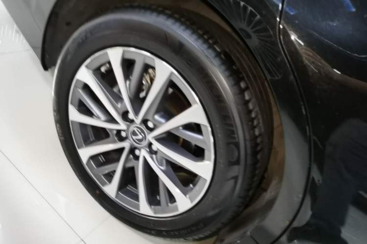 Used Lexus ES 2025 200 Premium Edition Right Rear Wheel Hub