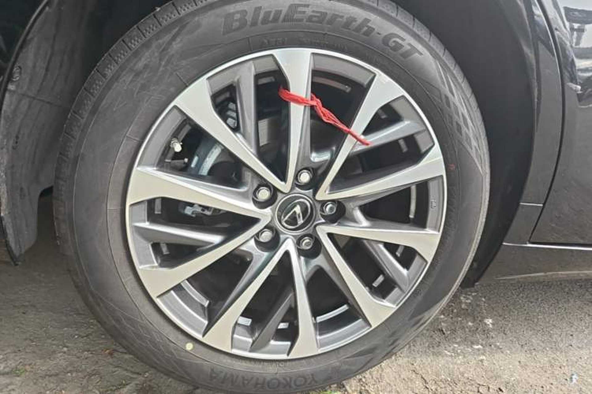 Used Lexus ES 2025 200 Premium Edition Right Rear Wheel Hub