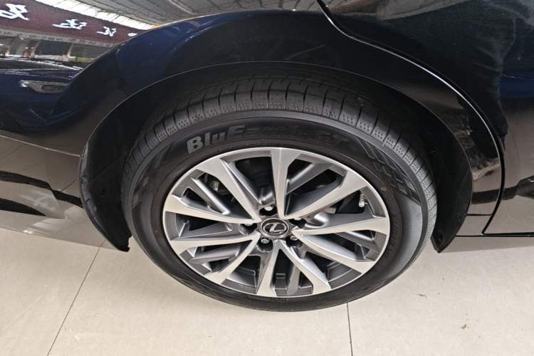 Used Lexus ES 2025 200 Premium Edition Right Rear Wheel Hub