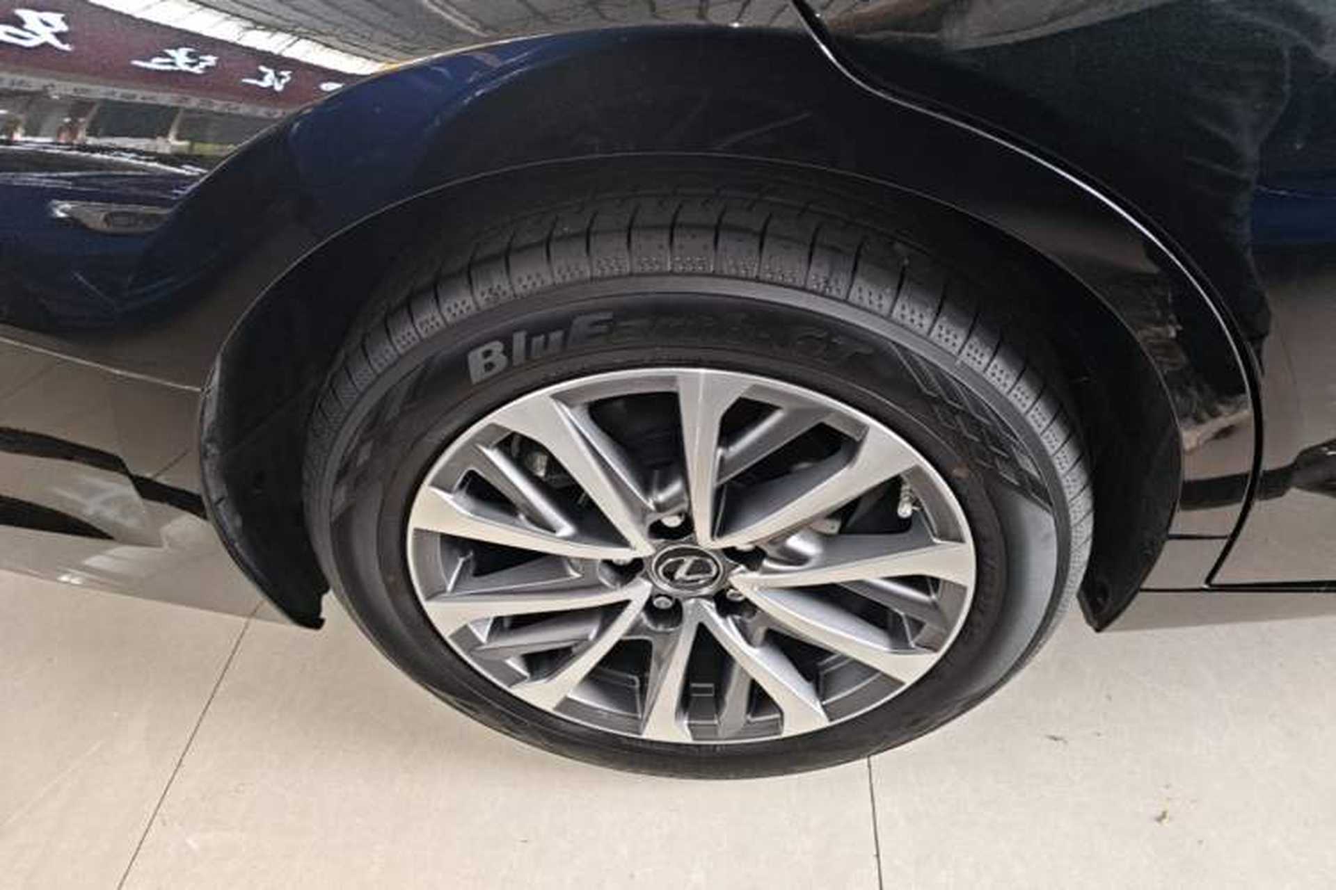 Used Lexus ES 2025 200 Premium Edition Right Rear Wheel Hub