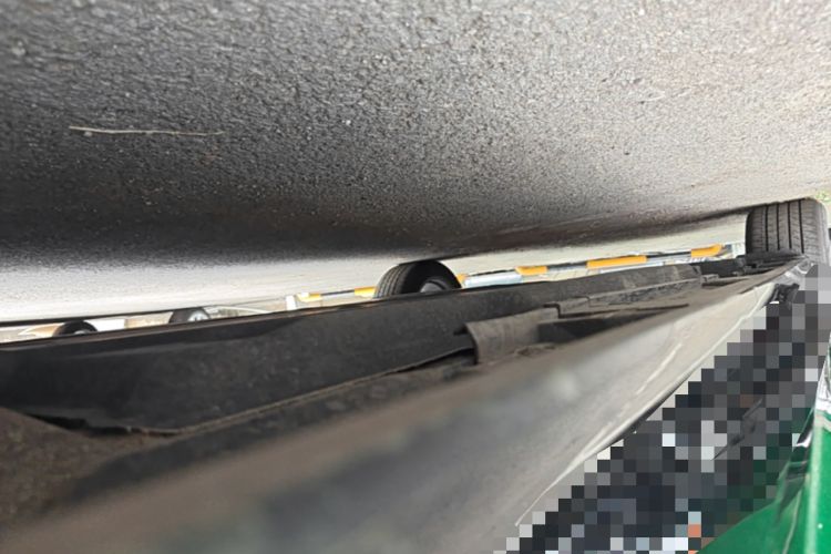 Used Lexus ES 2025 200 Premium Edition Right Side Sill