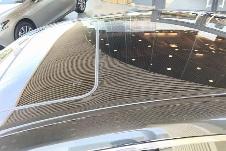 Used Lexus ES 2025 300h Deluxe Edition Roof