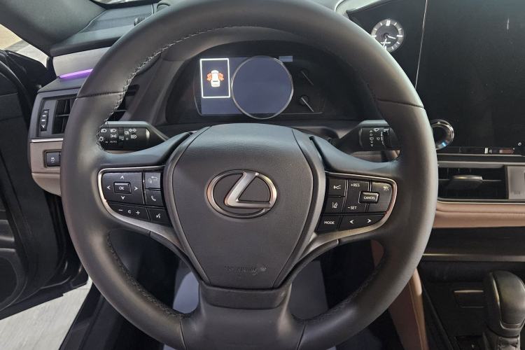 Used Lexus ES 2025 200 Premium Edition Steering Wheel