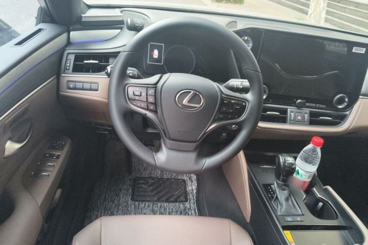 Used Lexus ES 2025 200 Premium Edition Steering Wheel