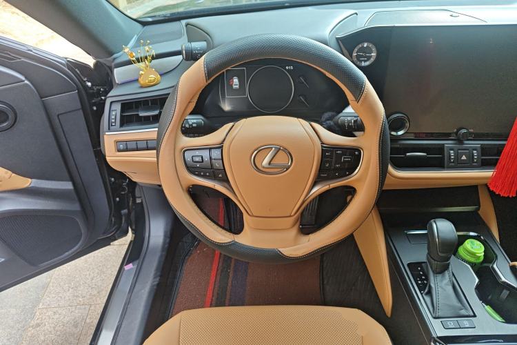 Used Lexus ES 2025 Model, 200 Special Edition Steering Wheel
