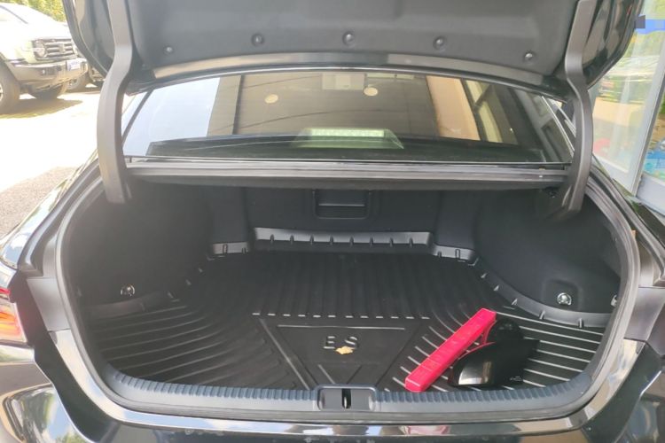 Used Lexus ES 2025 200 Premium Edition Trunk