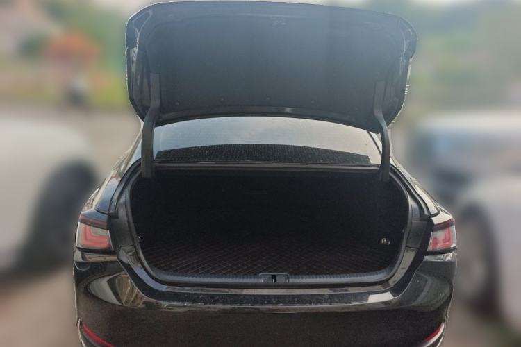 Used Lexus ES 2025 200 Premium Edition Trunk