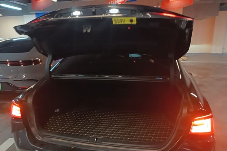 Used Lexus ES 2025 200 Premium Edition Trunk