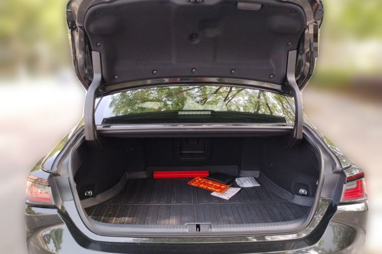 Used Lexus ES 2025 200 Premium Edition Trunk