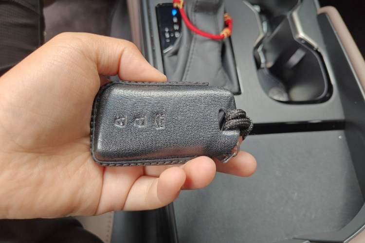 Used Lexus ES 2025 200 Premium Edition Vehicle Key