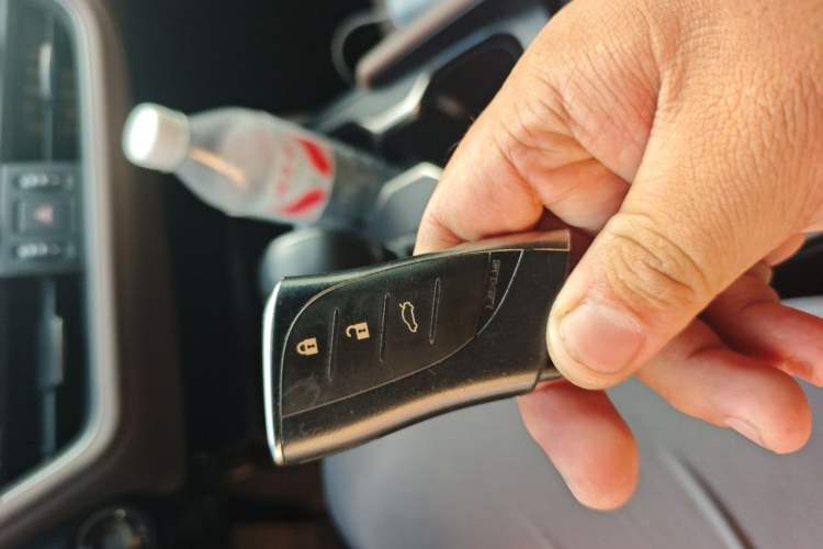 Used Lexus ES 2025 200 Premium Edition Vehicle Key
