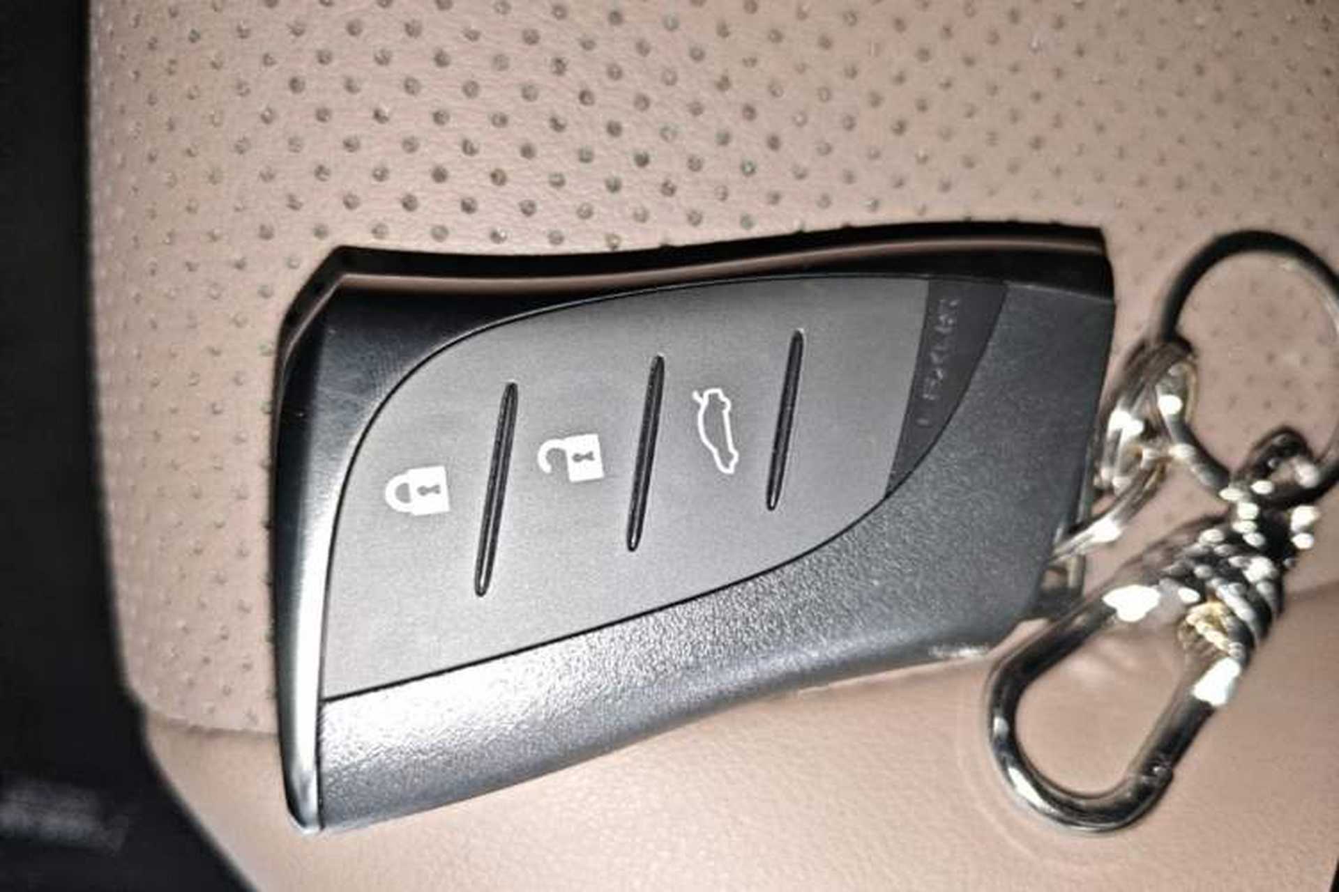 Used Lexus ES 2025 200 Premium Edition Vehicle Key