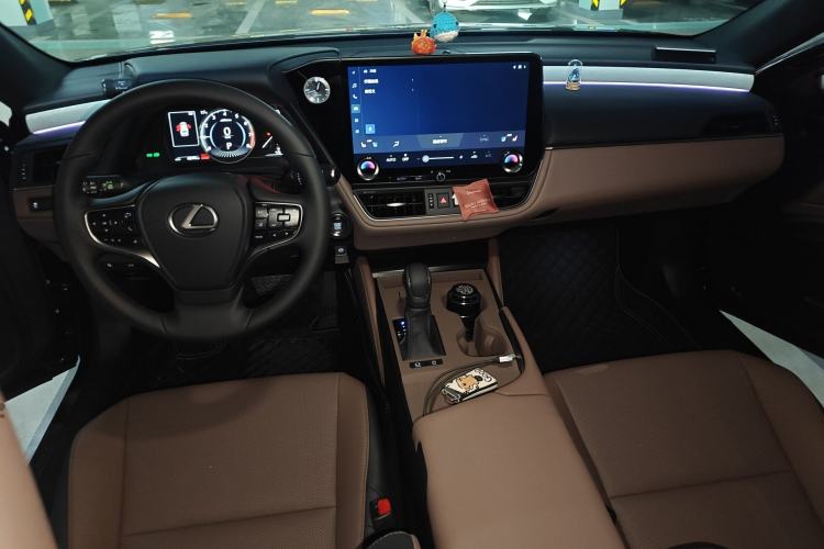 Used Lexus ES 2025 200 Premium Edition Center Console